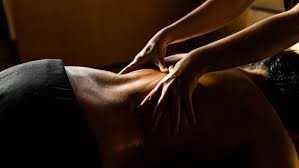 salon-de-massage-recemment-ouvert-big-0